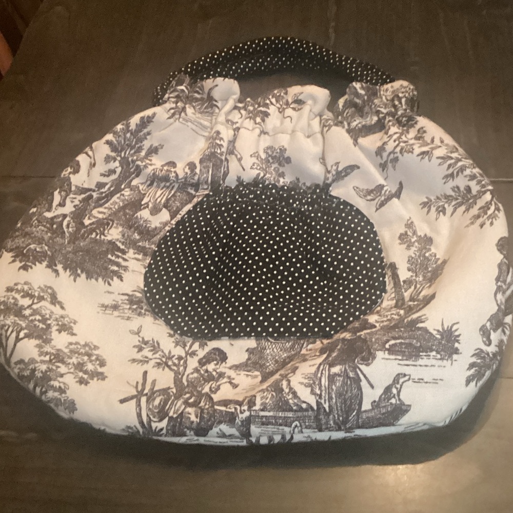 Chic Black and White Women's Shoulder Bag